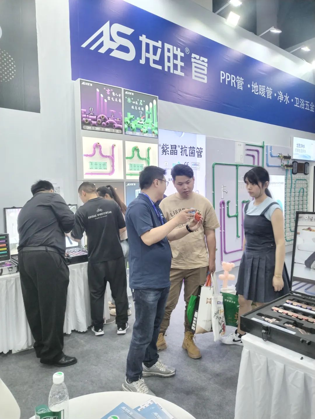 龍勝管2025成都建博會：用科技重塑健康，以藝術定義未來